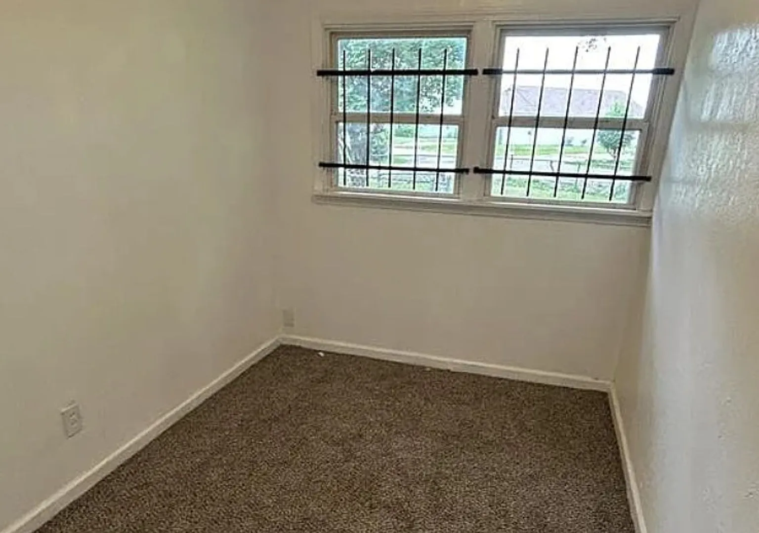 For Lease — Photo 3