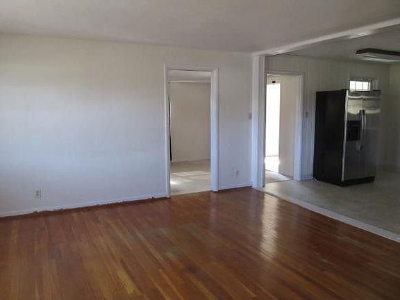 5th image of 15450 Chantilly Way