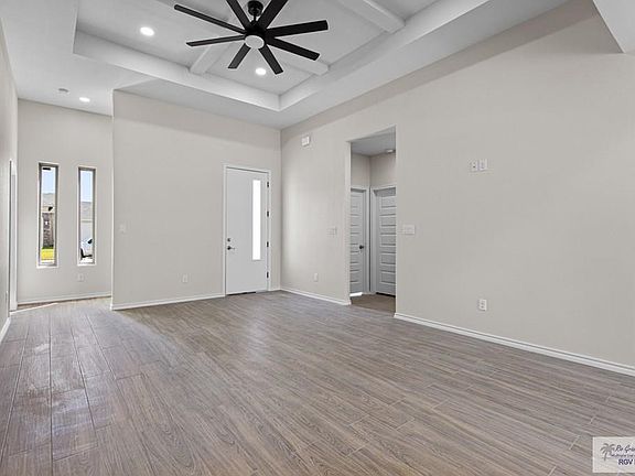 5th image of 401 Hope Rd