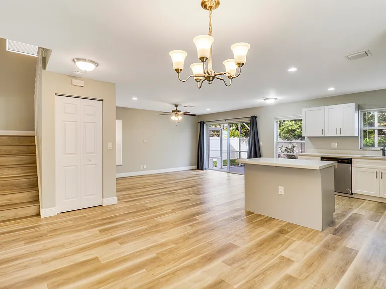 4881 McGill St — Photo 19