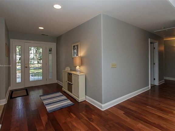 2nd image of 19 Heath Dr