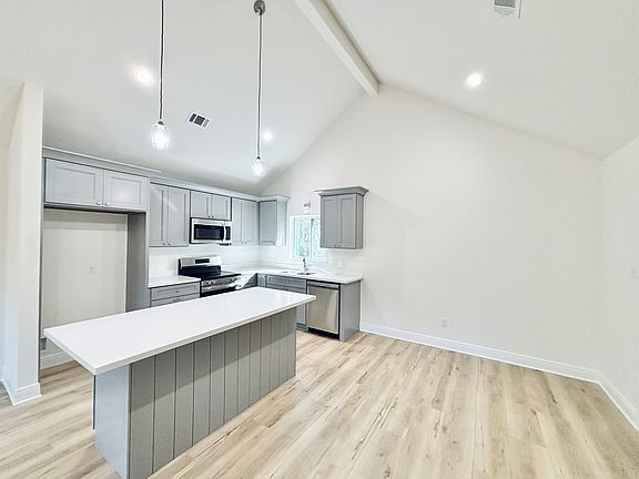 5th image of 38 Island Rd