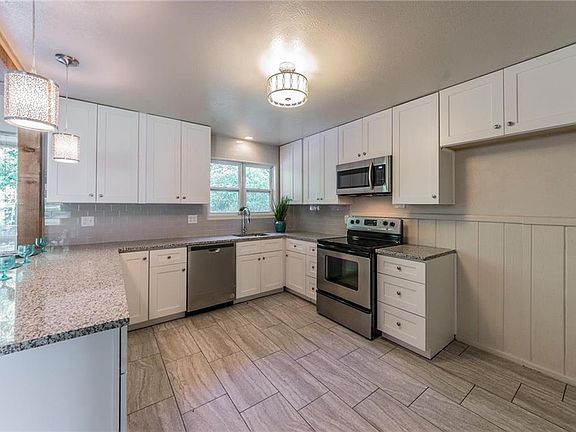 5th image of 5500 Trail Lake Dr