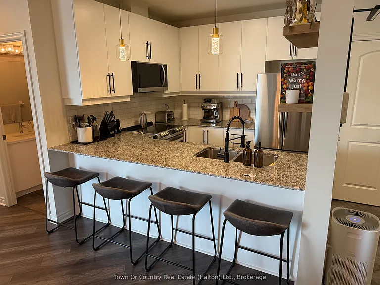383 Main St E #310 — Photo 8