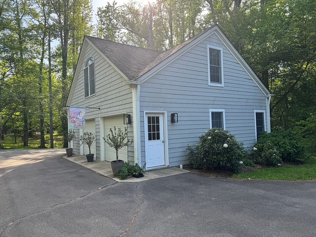 Building Photo - 45109 Mill Creek Way