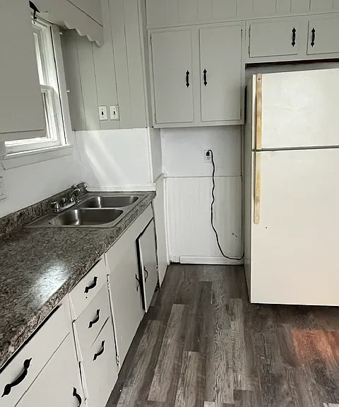 821 Bay St — Photo 8