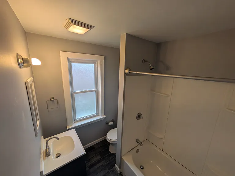 3934 Hoosac St #1 — Photo 10