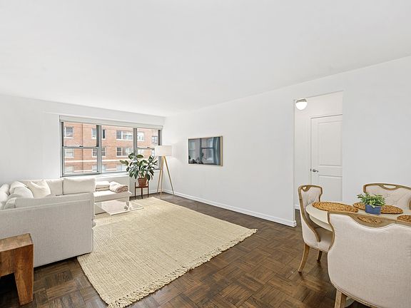 4th image of 360 E 72nd St APT A404