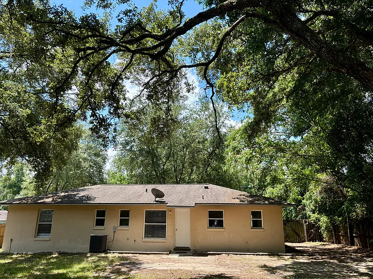 3279 E Kennedy St — Photo 3