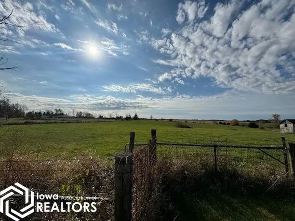 East Wall, Exline, IA 52555