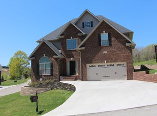 1821 Autumn Bluff Rd, Knoxville, TN 37932