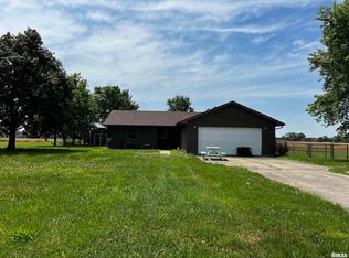6 Meadow Ln, Dix, IL 62830