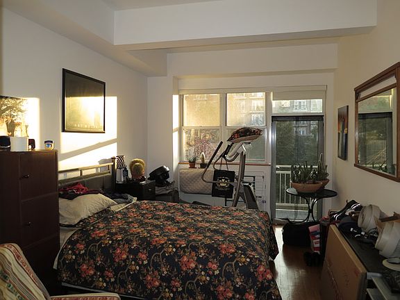 3rd image of 328 Dean St #C
