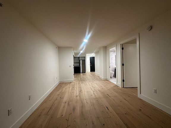4th image of 755 Dean St #2A