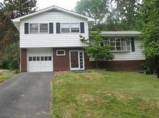 118 W Mountain Rd, Scranton, PA 18504