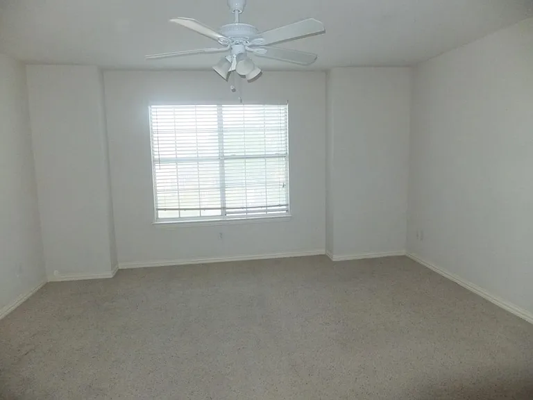 9857 Castlewood Dr — Photo 9