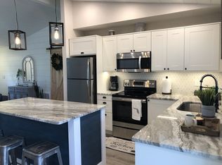 456 Garden Rd, Venice, FL 34293