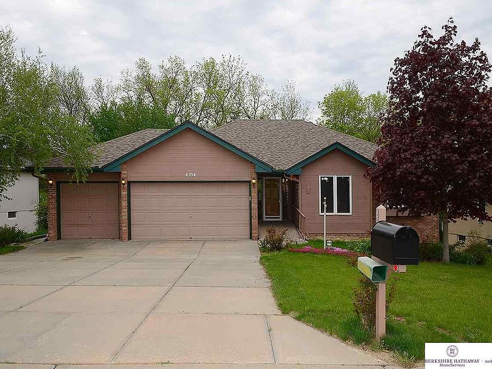 1st image of 4104 Buccaneer Blvd