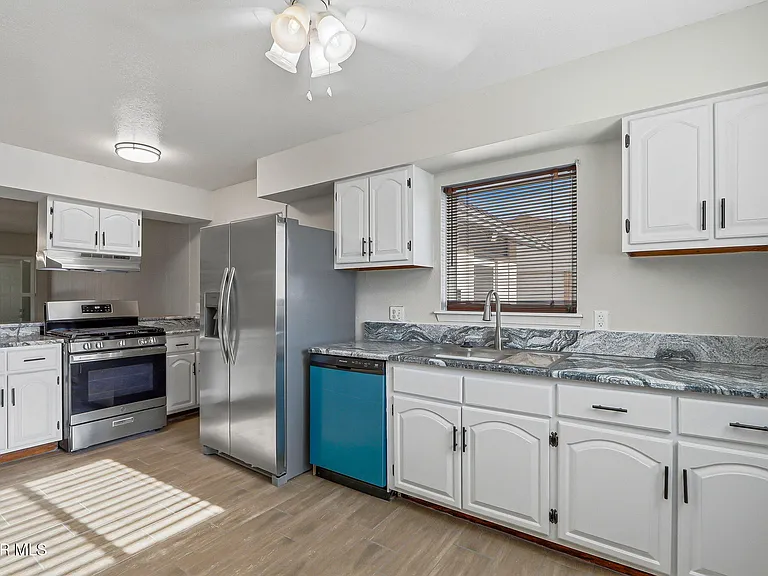 2624 Lake Victoria Dr #A — Photo 8