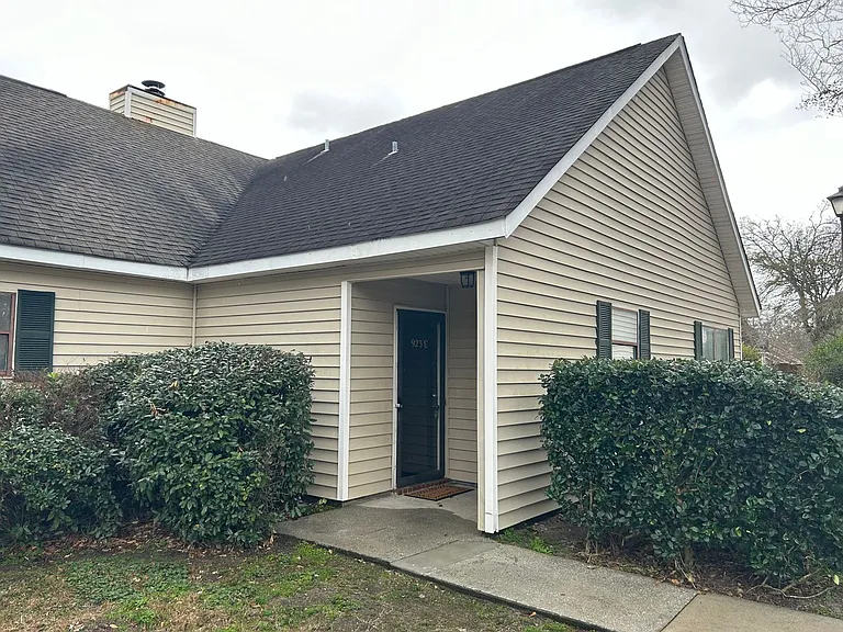 923 E Estates Blvd #E-5 — Photo 1