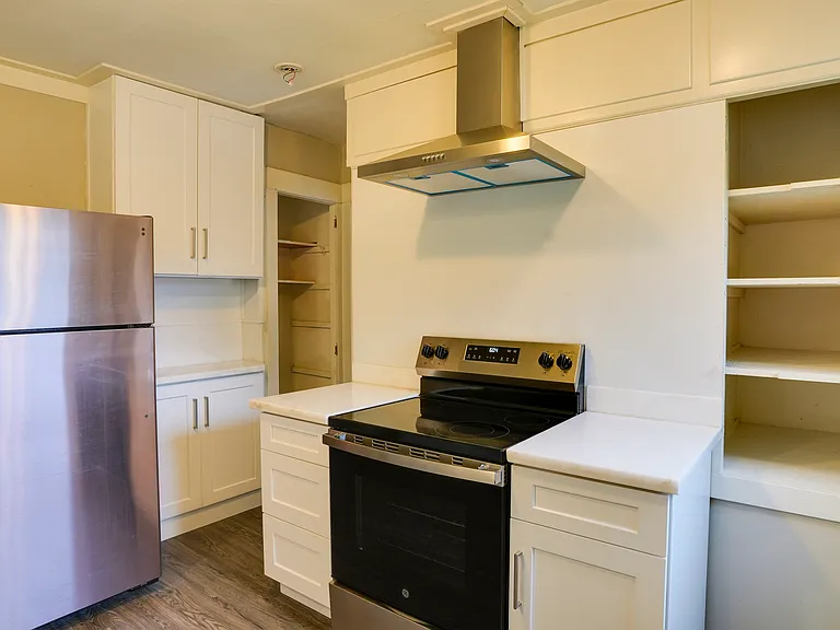 2718 E Fir St — Photo 7