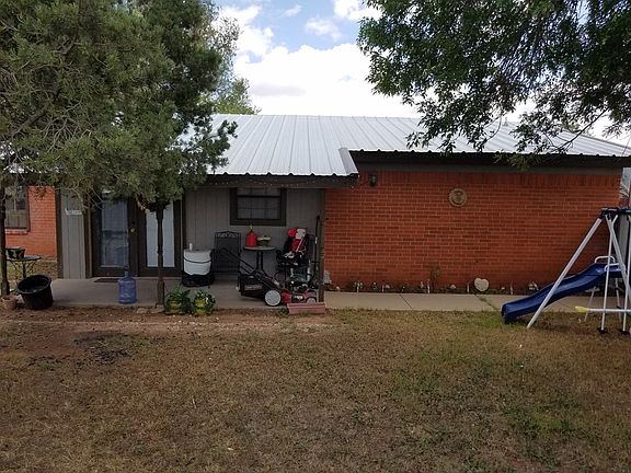 2nd image of 801 SW Mustang Dr