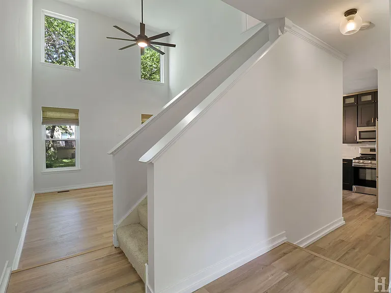 615 Littleton Trl — Photo 3