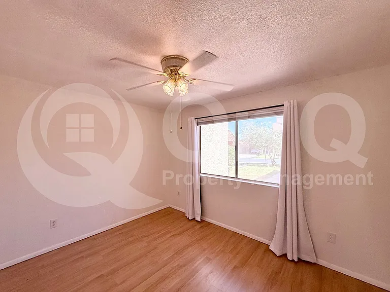 404 E Colgate Dr — Photo 13