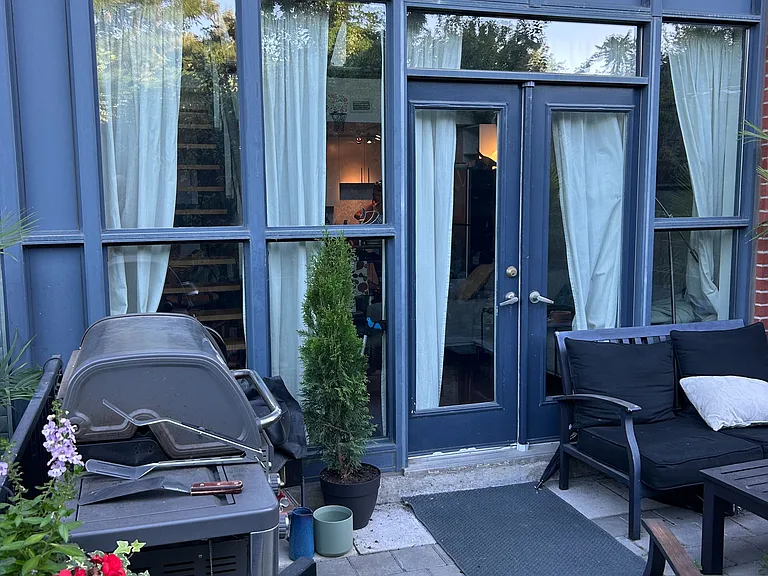 369 Sorauren Ave #105 — Photo 31