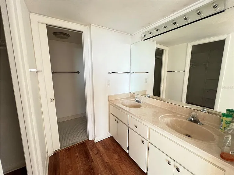 2616 Cove Cay Dr #701 — Photo 11