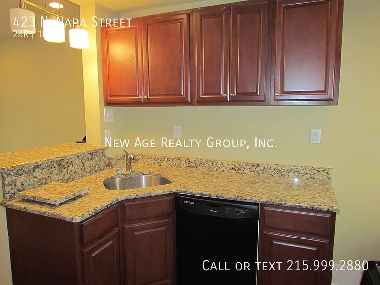 423 N Napa St — Photo 2