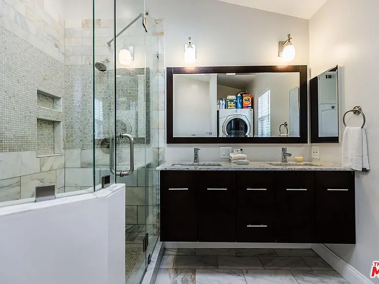 4409 Irvine Ave — Photo 17
