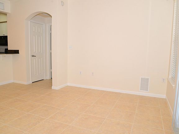5th image of 8539 GATE Parkway #9224