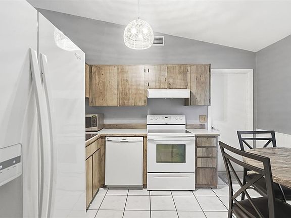 4th image of 61 Floridana Rd