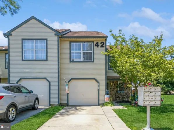 418 Jamestown Ct, Mount Laurel, NJ 08054