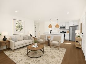 102 East Avenida San Gabriel, D