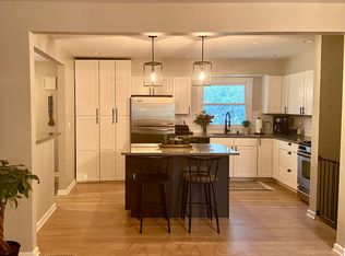 10S189 Alan Rd, Naperville, IL 60564