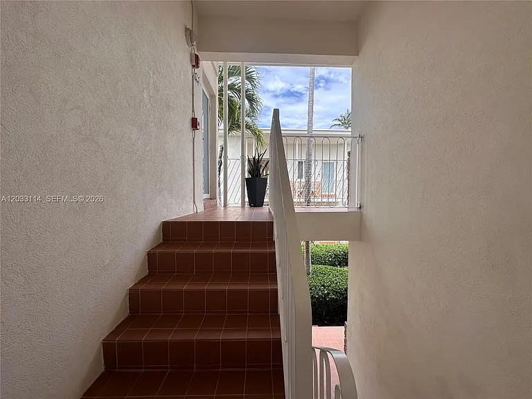 1100 Venetian Way #2B — Photo 6