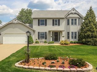 14000 Maple Cir, Strongsville, OH 44136