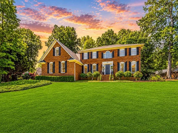 131 Woodridge Dr, Spartanburg, SC 29301