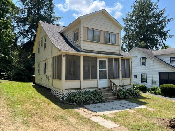 11809 Shady Ave, Conneaut Lake, PA 16316