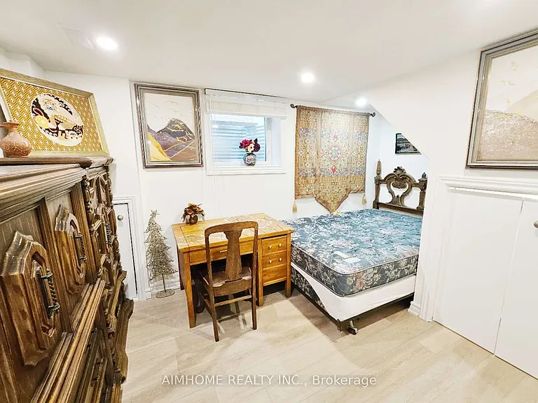 28 Castle Harbour Ln W #BASEMENT — Photo 14