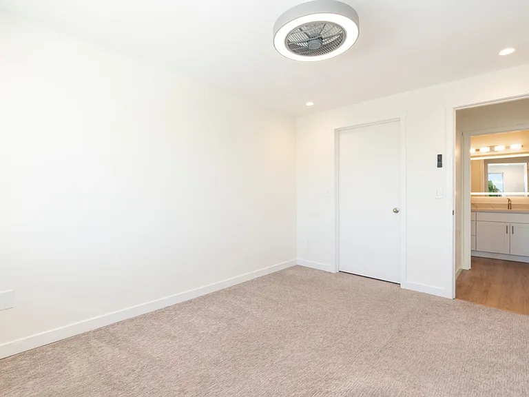 Nordhaven Apartments — Photo 43