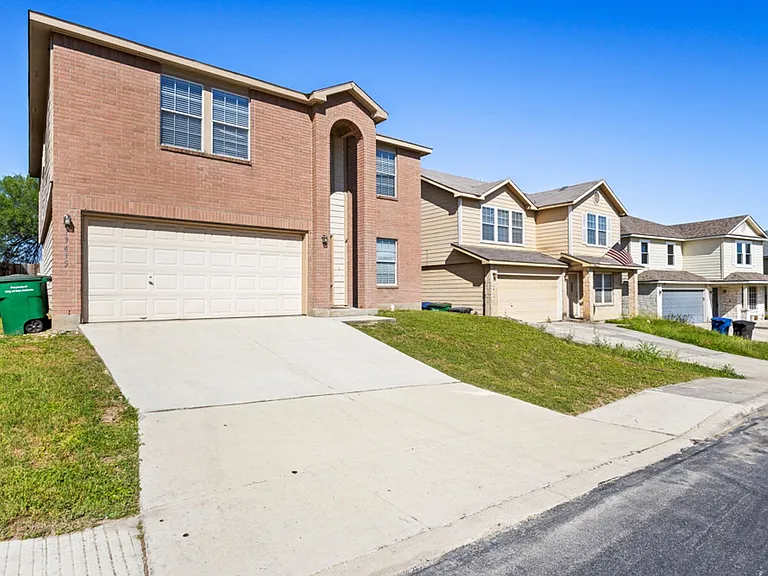 13415 Rhodes Villa — Photo 2