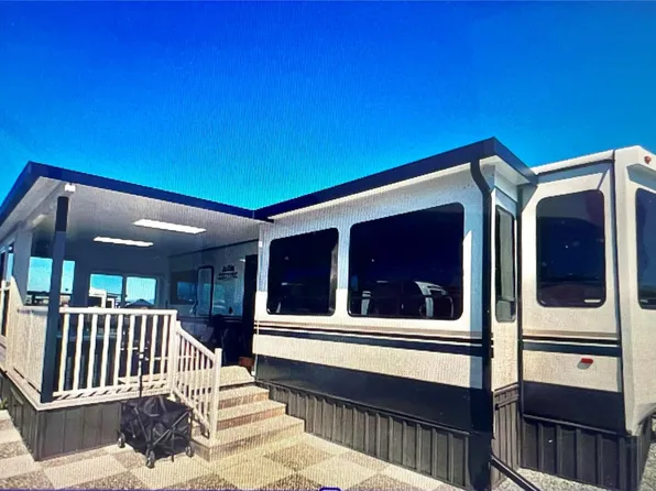 200 Corfield St N #C284, Parksville, BC V9P 1N9