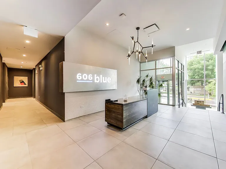 606 Blue — Photo 49