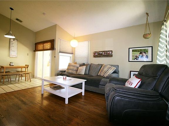5th image of 9608 Holly Springs Dr
