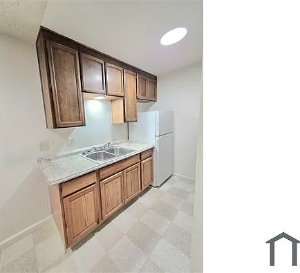 1221 B St #12 — Photo 4