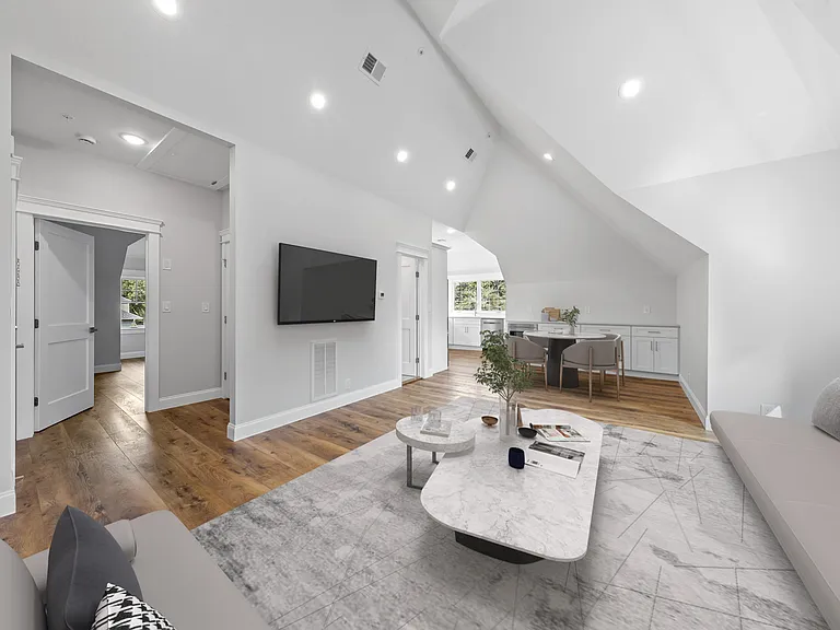 389 Spring Ave #C — Photo 9