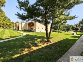 13 Lake Ave, East Brunswick, NJ